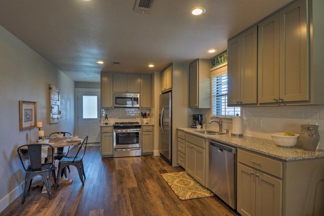 Cozy Home Blocks To Georgetown Square And Su! Exterior foto
